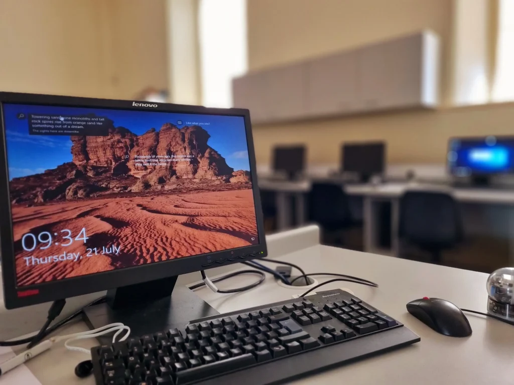 computers-closeup-cropped1