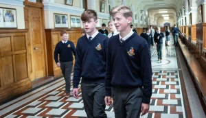 2-students-in-hallway
