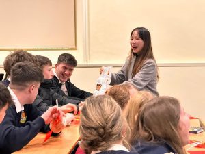 students learning Chinese